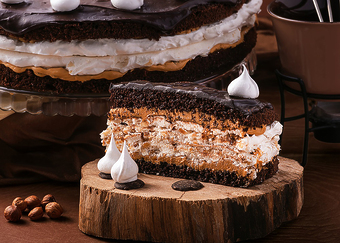 Безейно - шоколадний торт